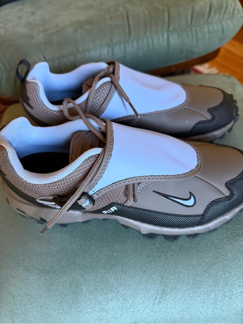 Nike ACG phassad stone cave stone